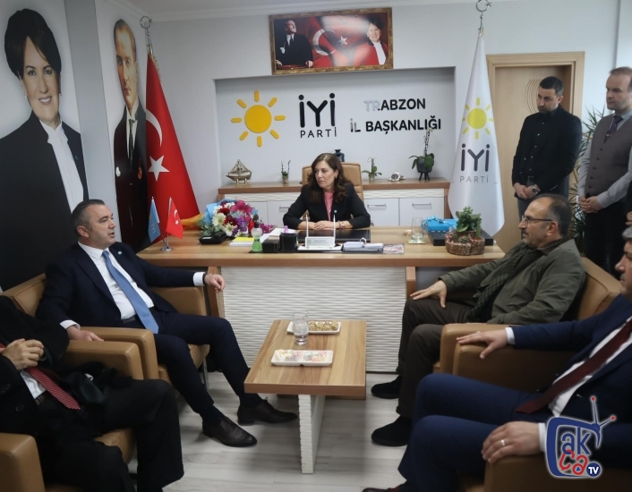 Yavuz Aydın İyi Parti Trabzon teşkilatını ziyaret etti