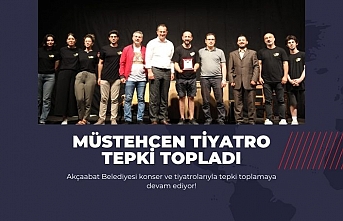 Müstehcen tiyatro tepki topladı !