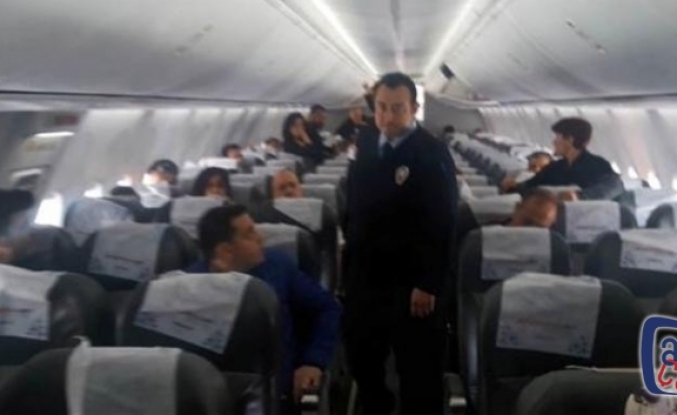 İstanbul - Trabzon uçağında kriz! Pilot polis anonsu yaptı